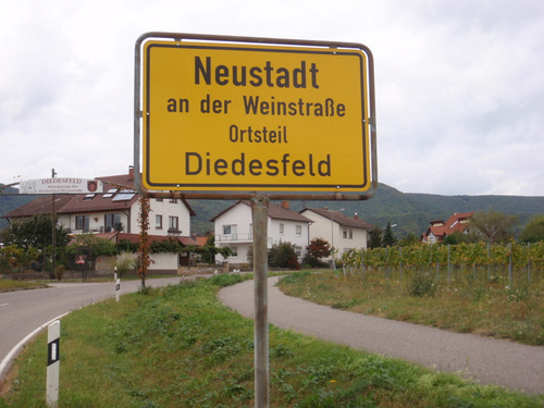Diedesfeld on der Weinstra&szlig;e.